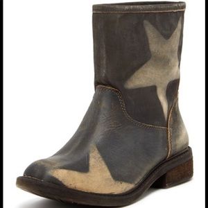 Lucky brand distressed star boots